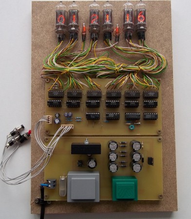 Retro 2022-prototyp na dřevotřísce :-)